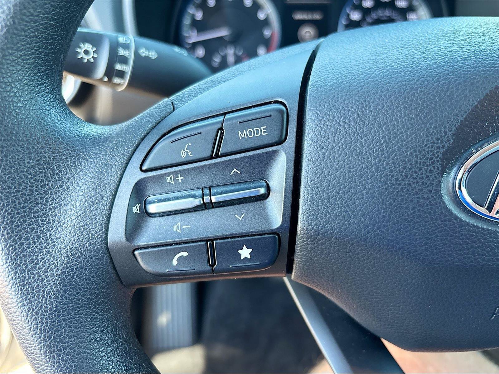 Certified 2023 Hyundai Kona SEL AWD/4WD image 31