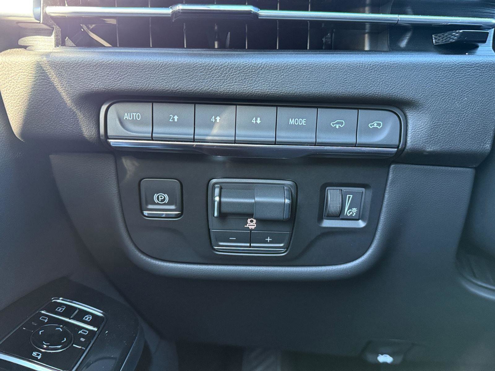 New 2026 Cadillac Escalade Luxury w/ Touring Package image 19