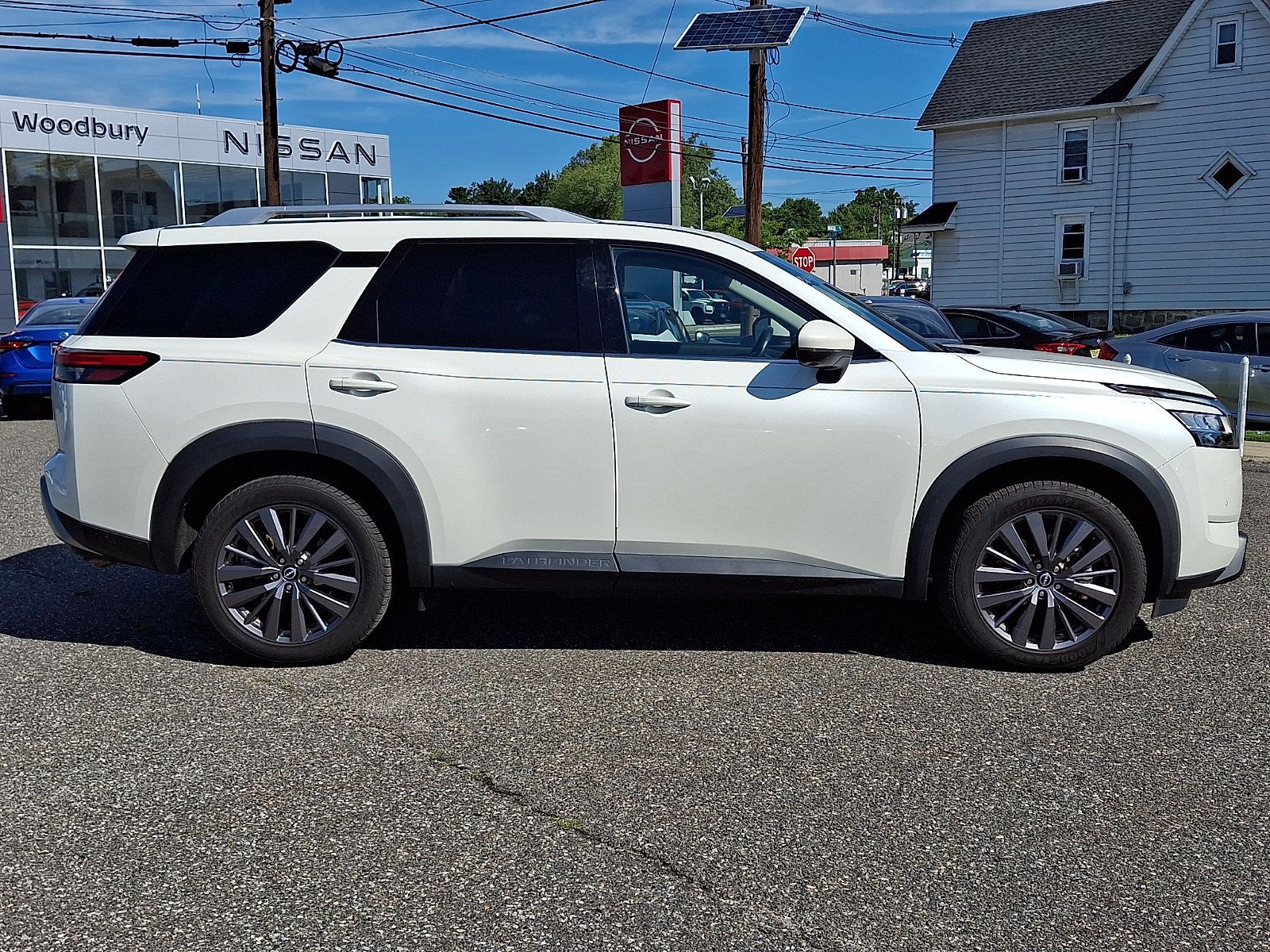 Certified 2023 Nissan Pathfinder SL w/ SL Premium Package AWD/4WD image 7