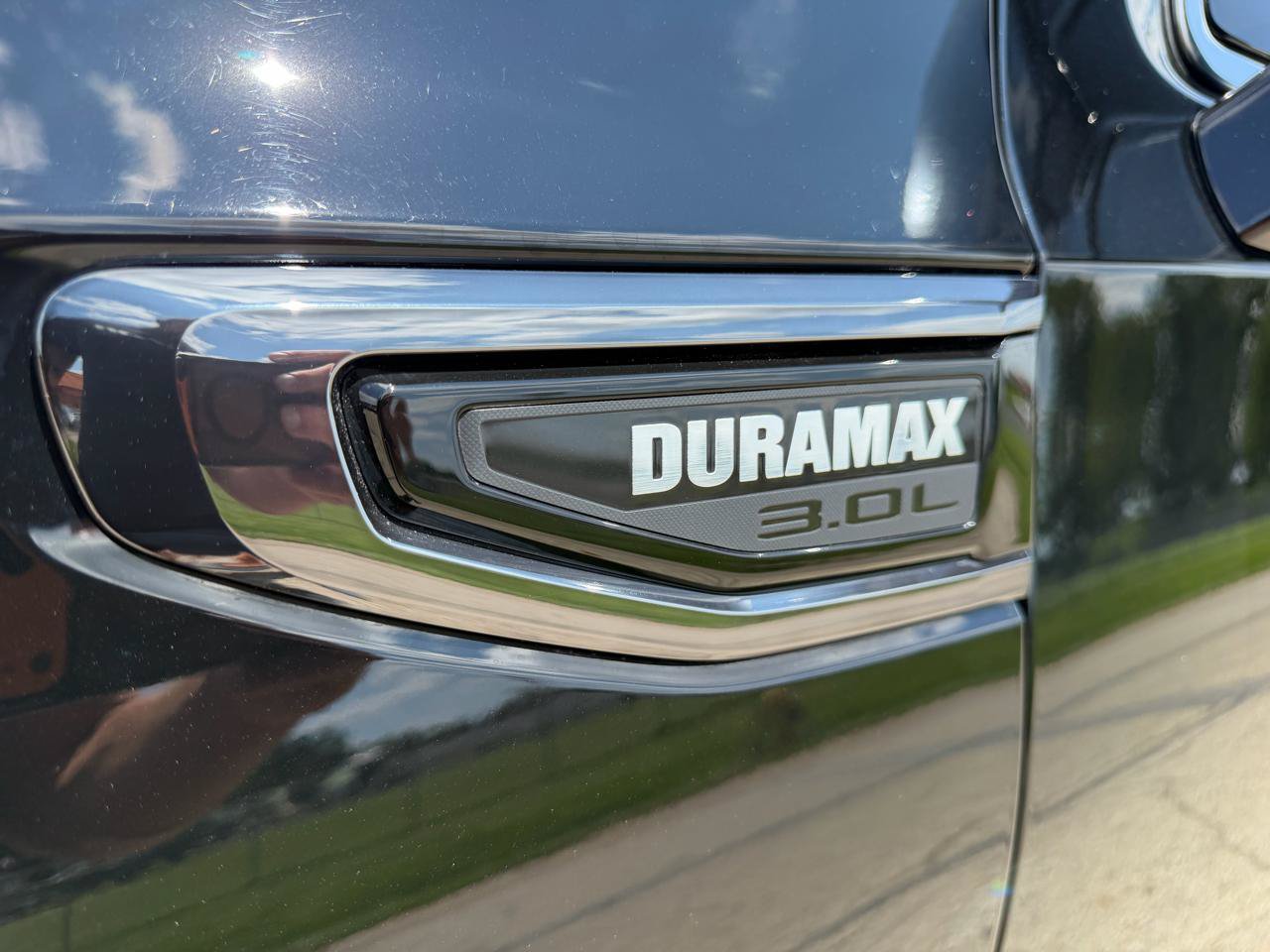 Used 2023 GMC Yukon XL Denali Ultimate AWD/4WD image 14