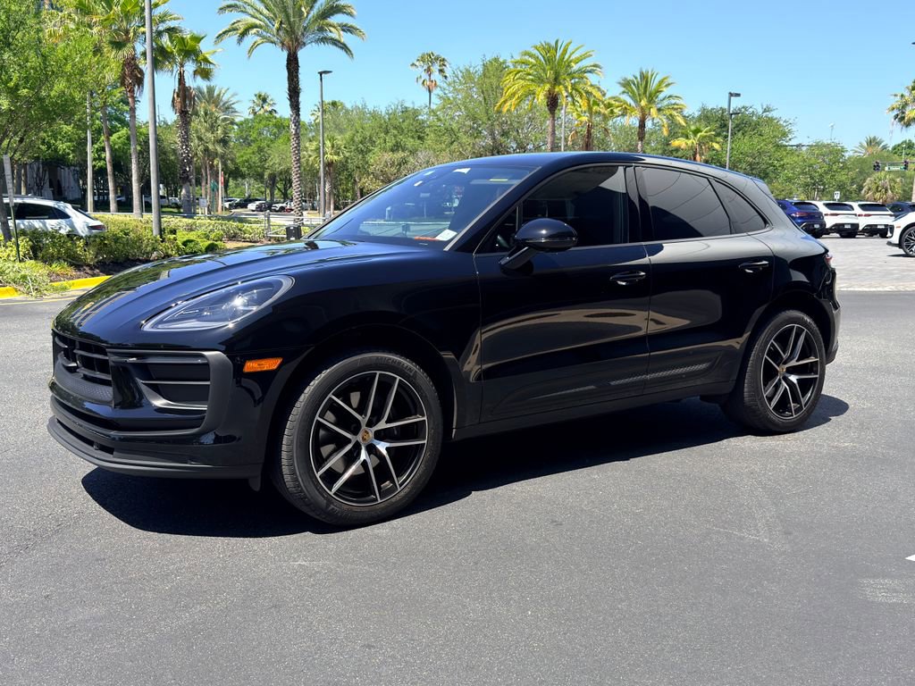 Certified 2023 Porsche Macan AWD/4WD image 8