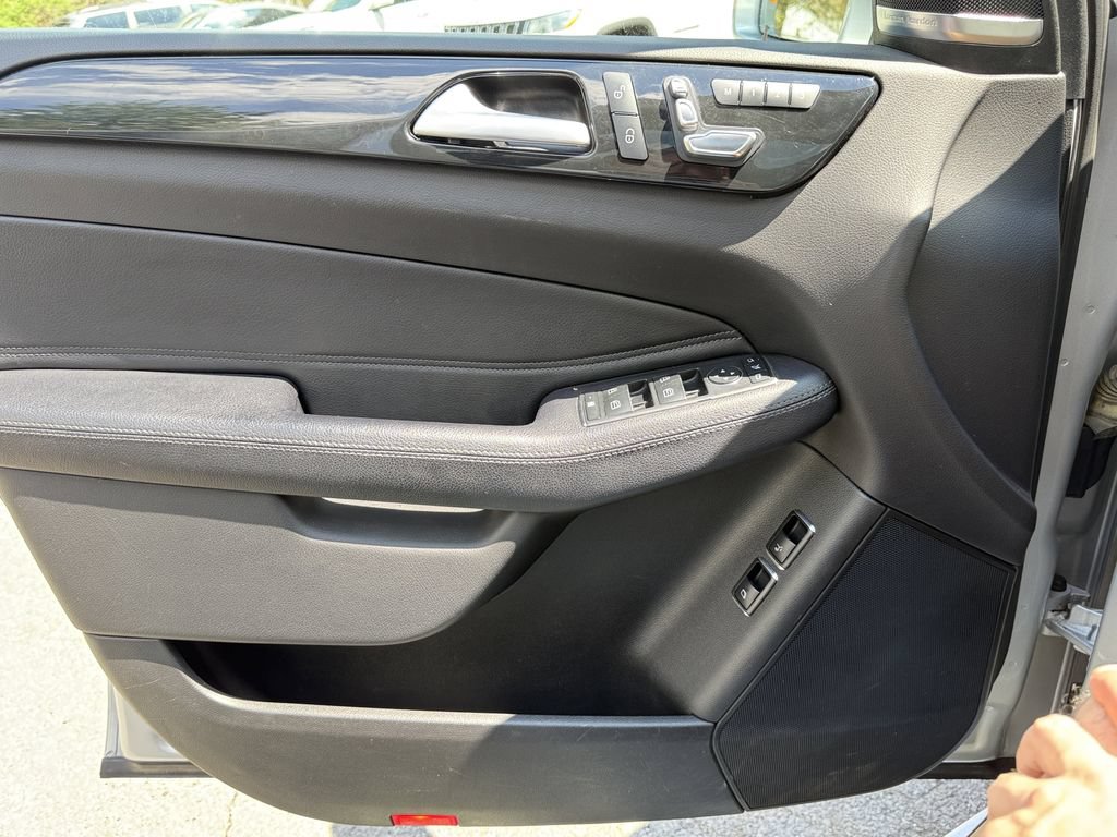 Used 2018 Mercedes-Benz GLS 450 4MATIC image 25