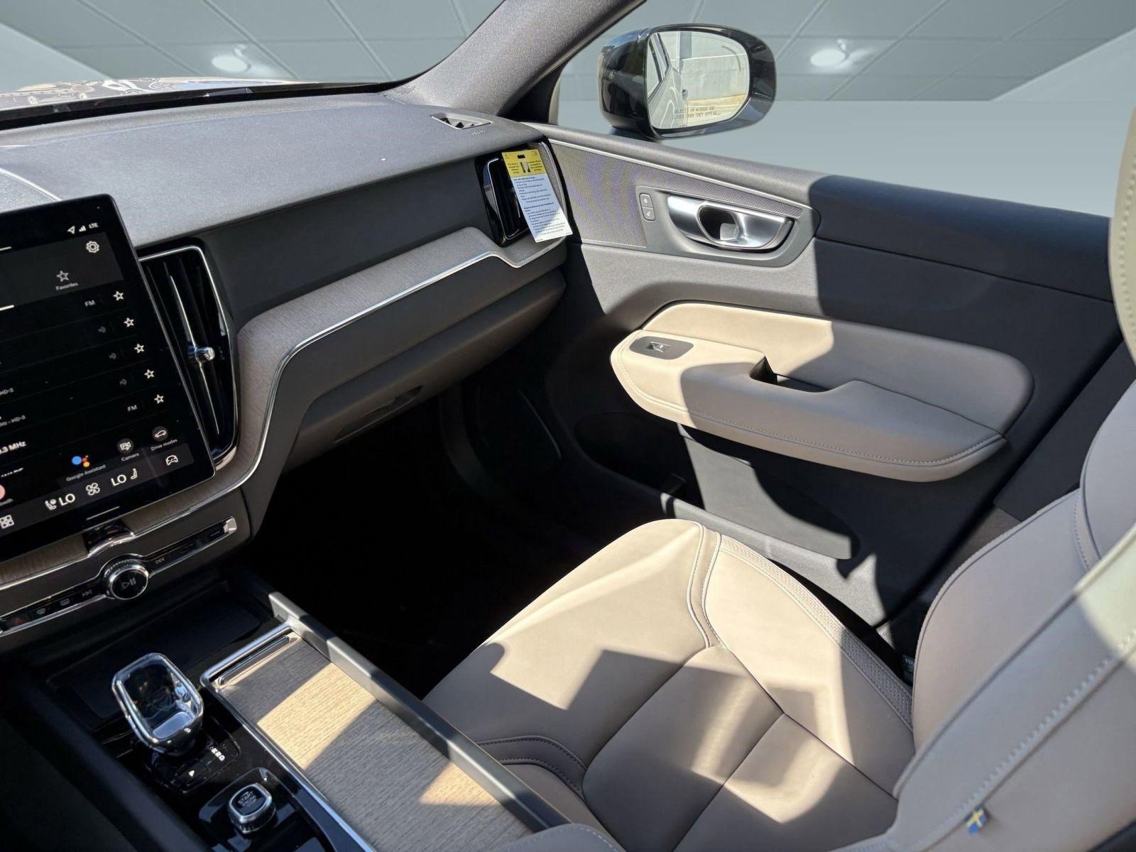 Used 2026 Volvo XC60 B5 Core w/ Climate Package image 25