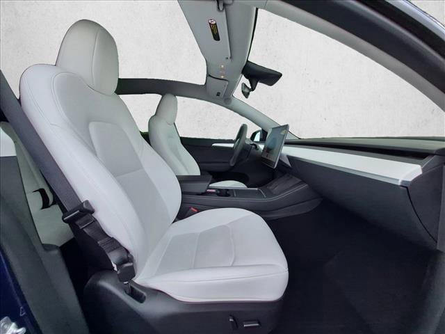 Used 2023 Tesla Model Y Long Range image 22