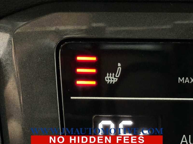 Used 2022 Volkswagen Tiguan SE image 40