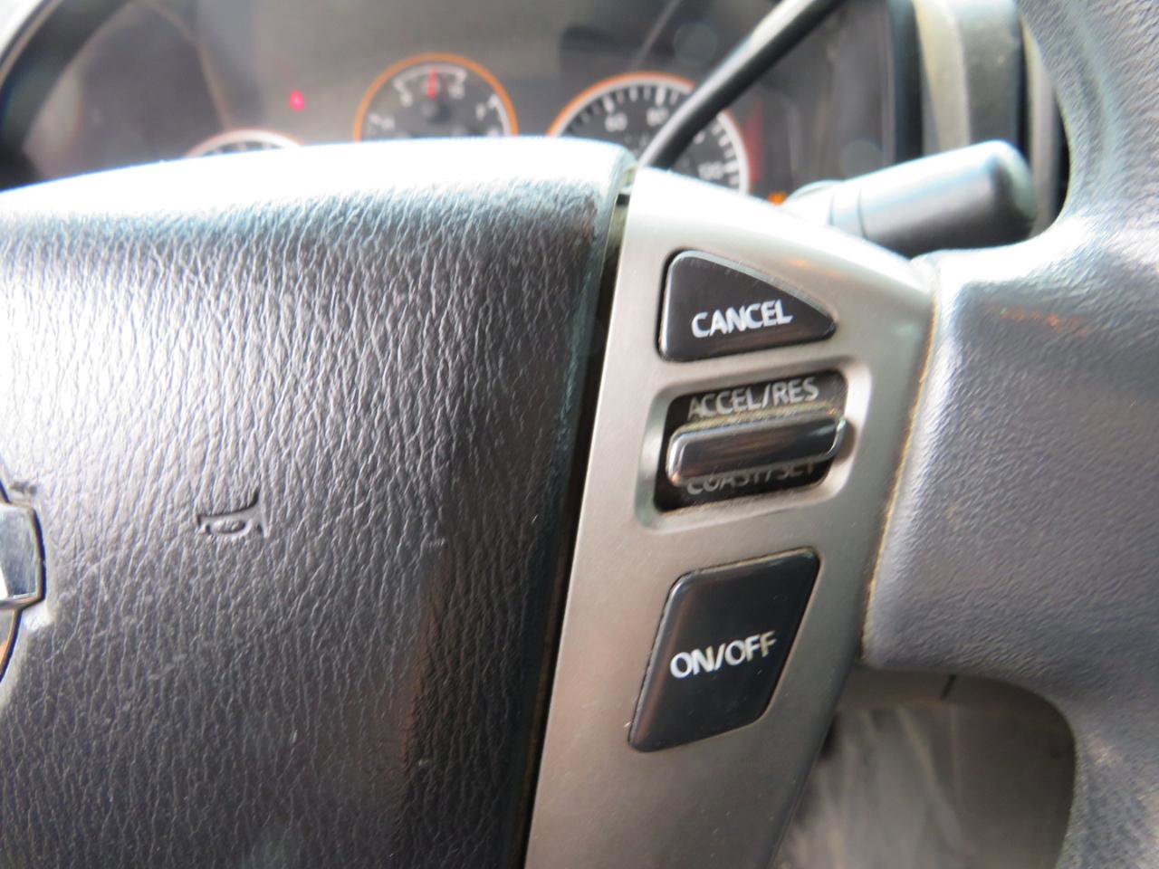 Used 2015 Nissan Titan SV w/ Tow Package AWD/4WD image 12