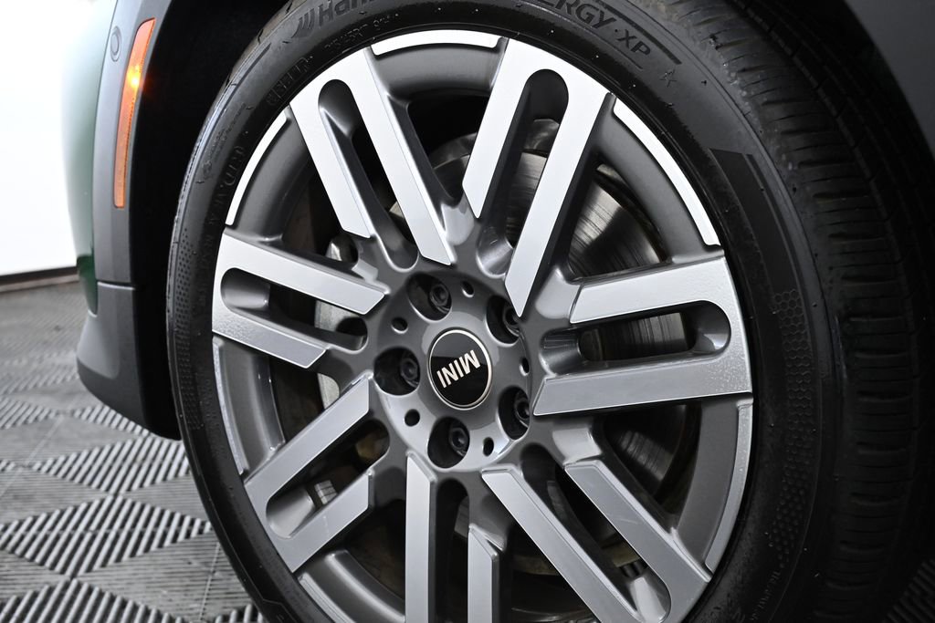 Certified 2025 MINI Cooper S image 32