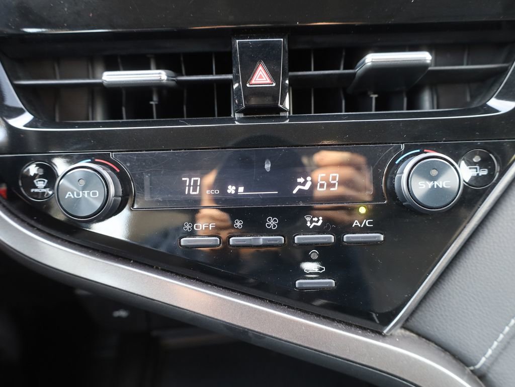 Used 2024 Toyota Camry SE image 32