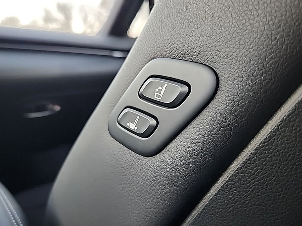 Certified 2025 Genesis GV70 2.5T Sport Prestige w/ Sport Prestige Package image 27