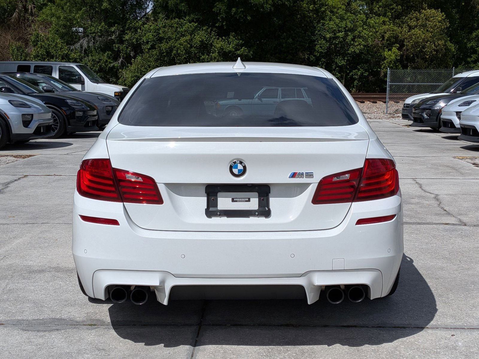 Used 2014 BMW M5 RWD image 9