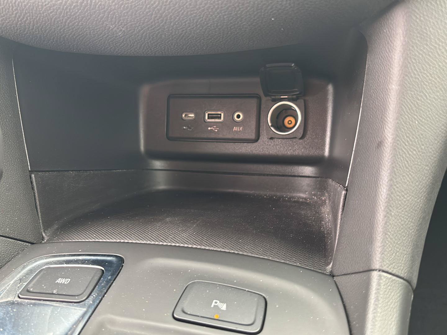 Used 2024 Chevrolet Equinox LT AWD/4WD image 25