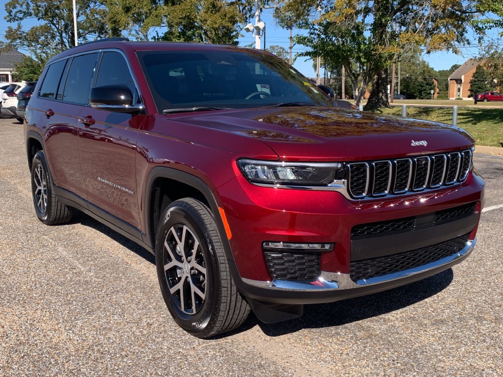 Used 2025 Jeep Grand Cherokee L Limited w/ Luxury Tech Group II RWD image 1