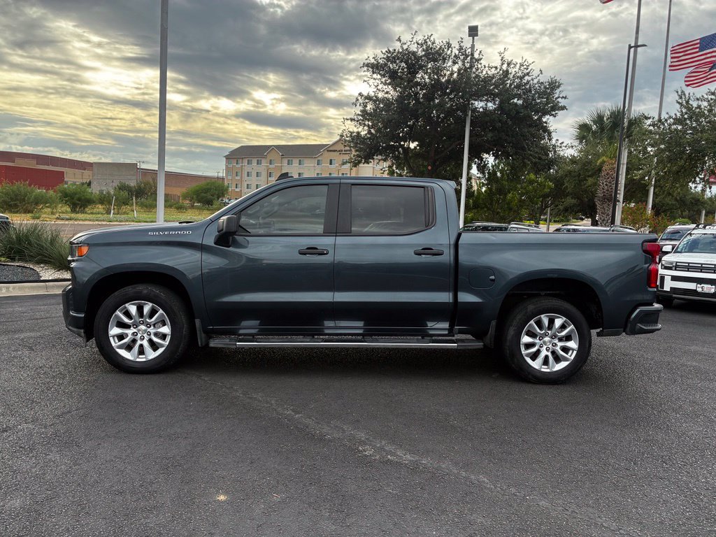 Used 2020 Chevrolet Silverado 1500 Custom w/ Custom Value Package RWD image 2