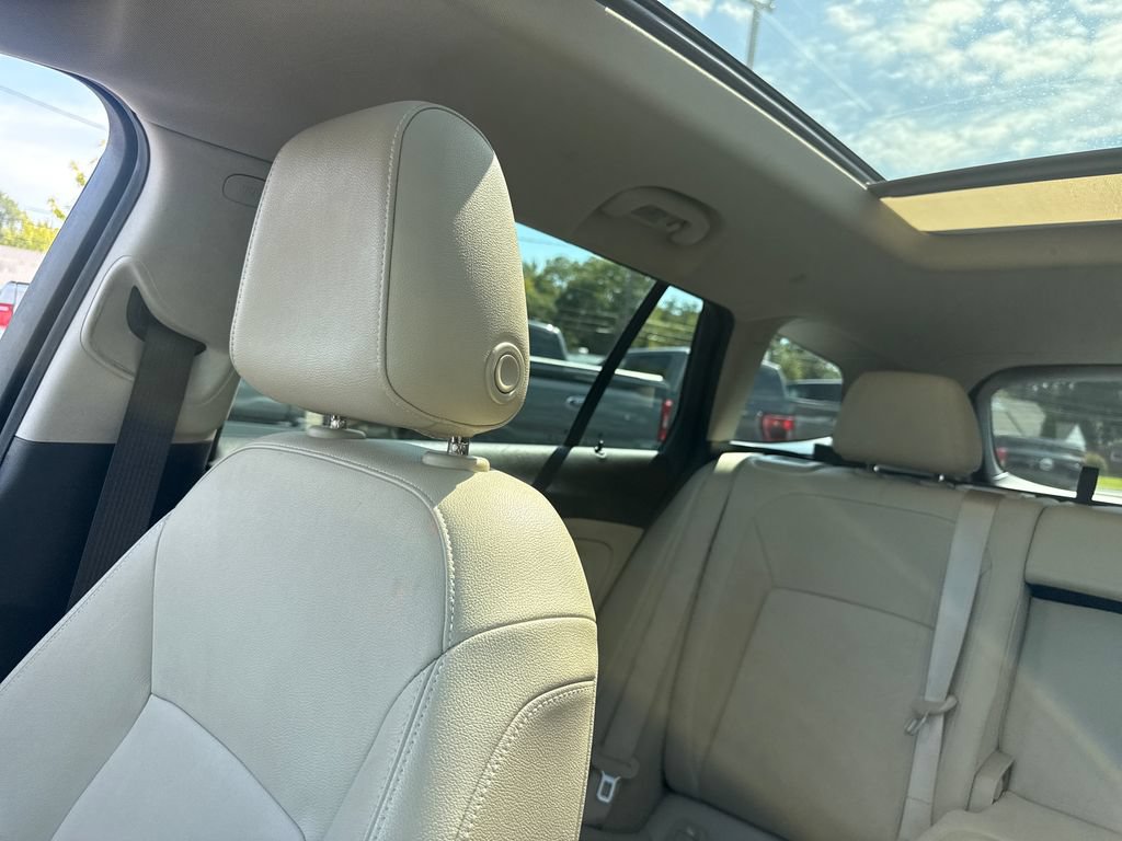Used 2019 Buick Regal Essence w/ Driver Confidence Package I AWD/4WD image 43