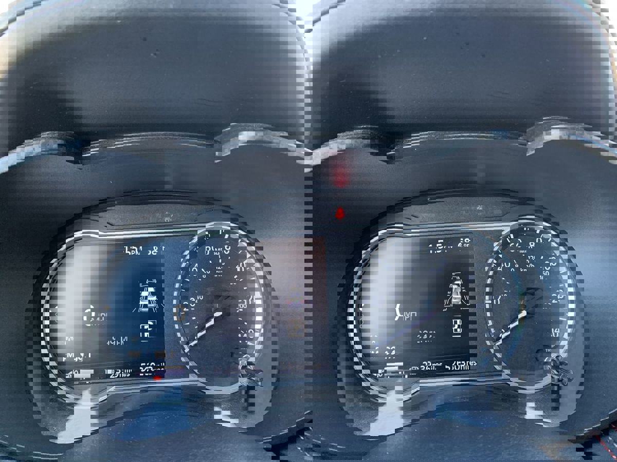 Used 2024 Nissan Versa SR image 18