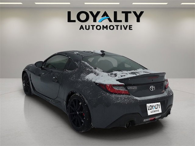 Used 2024 Toyota GR86 Premium w/ Performance Package image 3