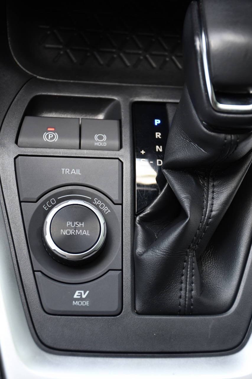 Used 2022 Toyota RAV4 SE w/ Convenience Package AWD/4WD image 40