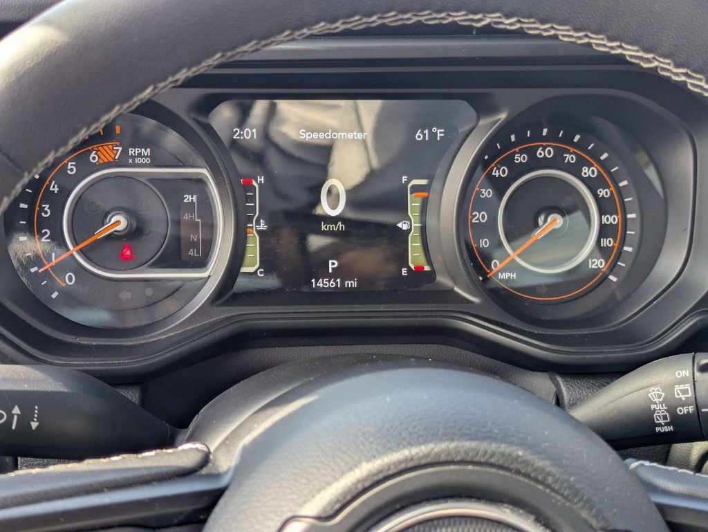 Used 2025 Jeep Wrangler Unlimited Rubicon w/ Convenience Group image 19