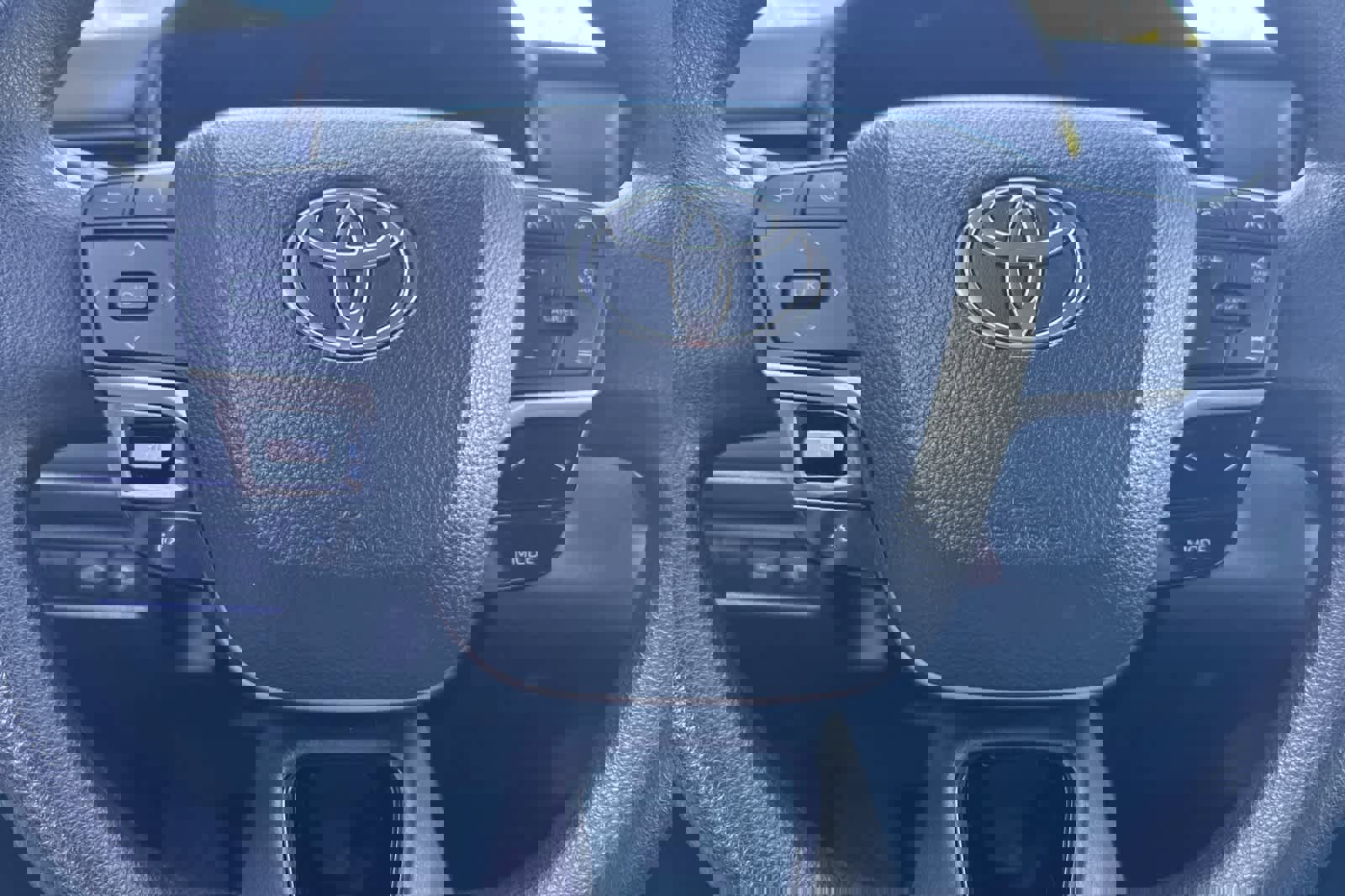 Used 2025 Toyota Camry LE AWD/4WD image 22