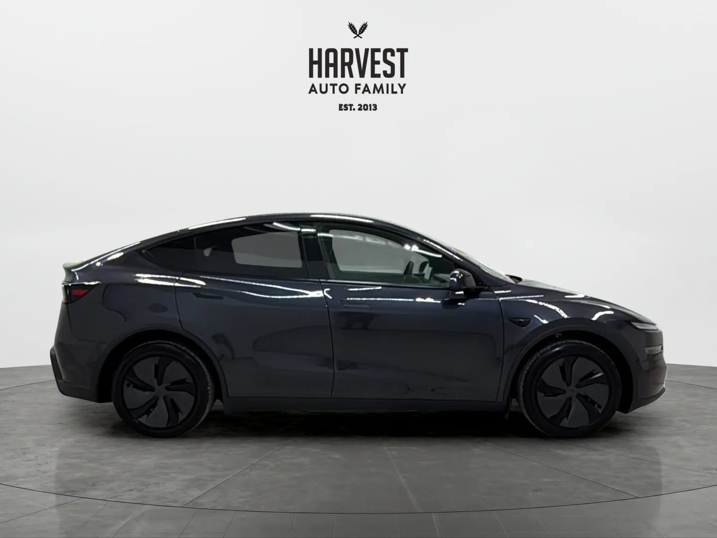 Used 2026 Tesla Model Y Long Range RWD image 9