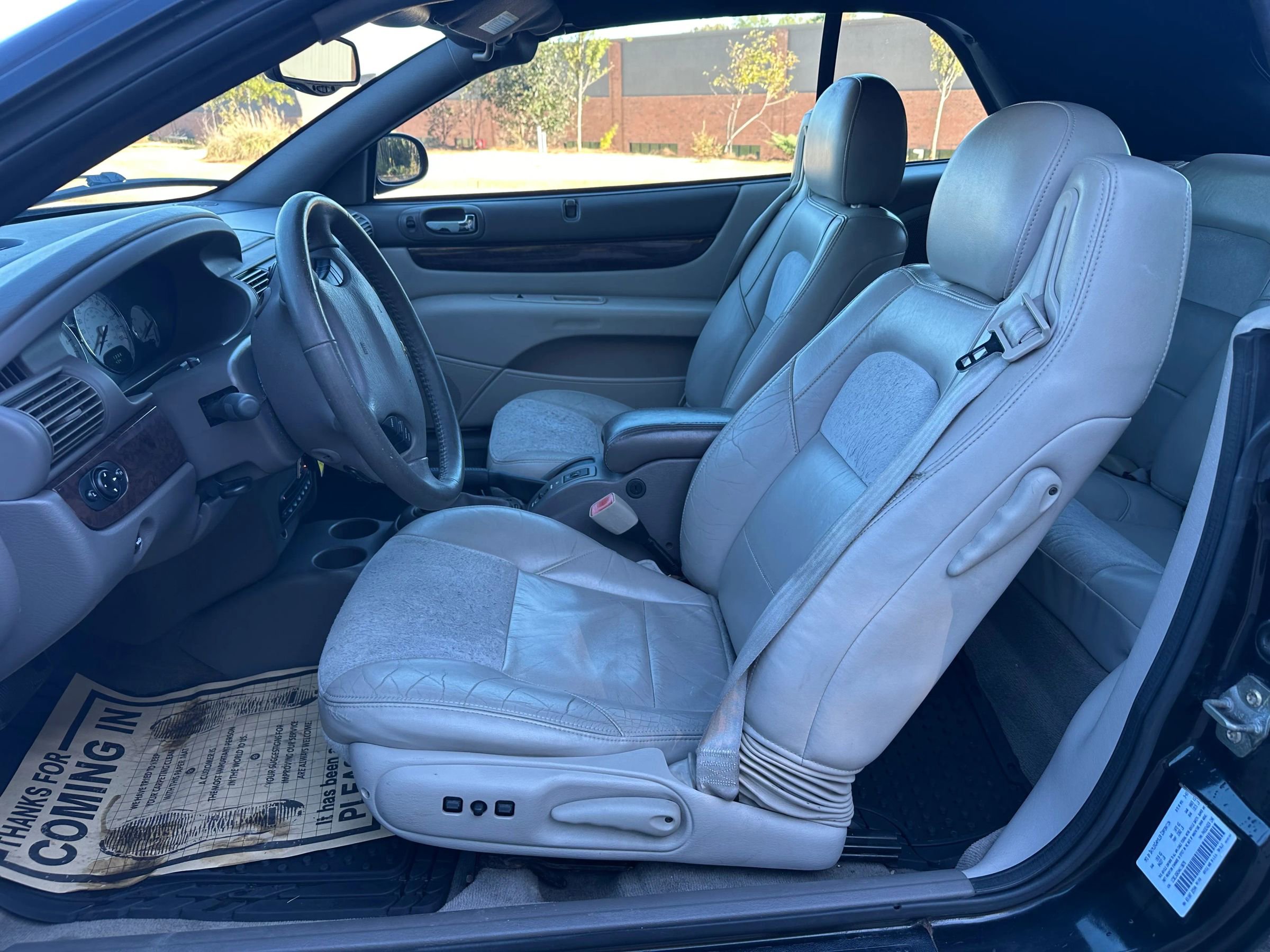 Used 2004 Chrysler Sebring Limited w/ Driver Convenience Group image 9