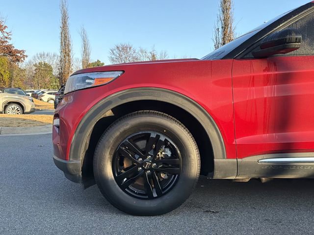 Used 2021 Ford Explorer XLT w/ Equipment Group 202A image 9