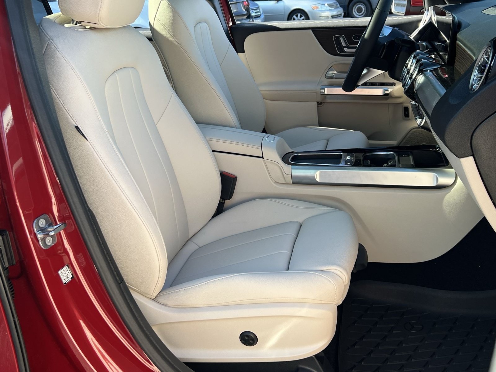 New 2026 Mercedes-Benz GLB 250 4MATIC image 33