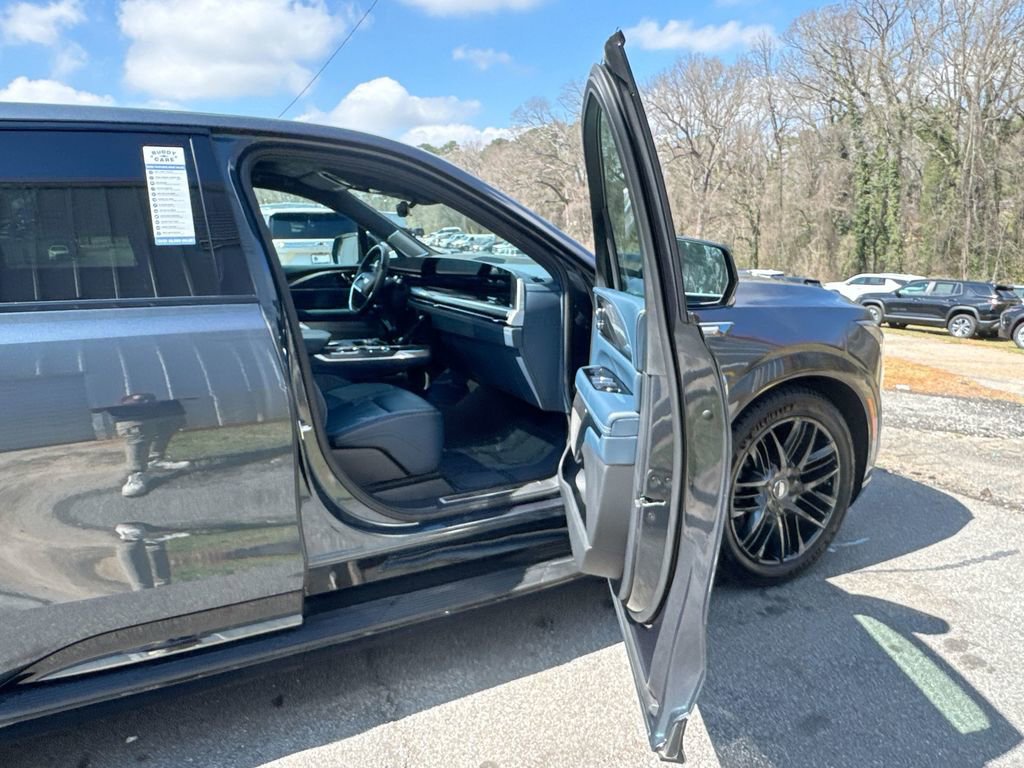 Used 2025 Cadillac Escalade IQ Sport 2 w/ LPO, ONYX Package image 31