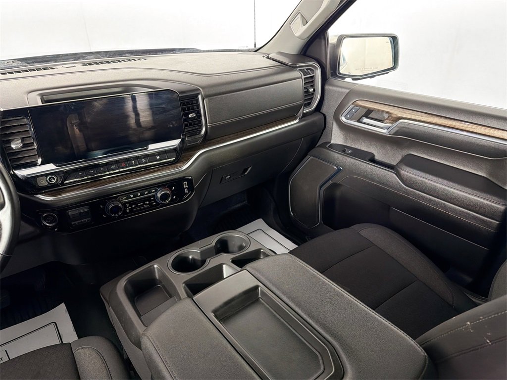 Used 2024 Chevrolet Silverado 1500 LT image 22