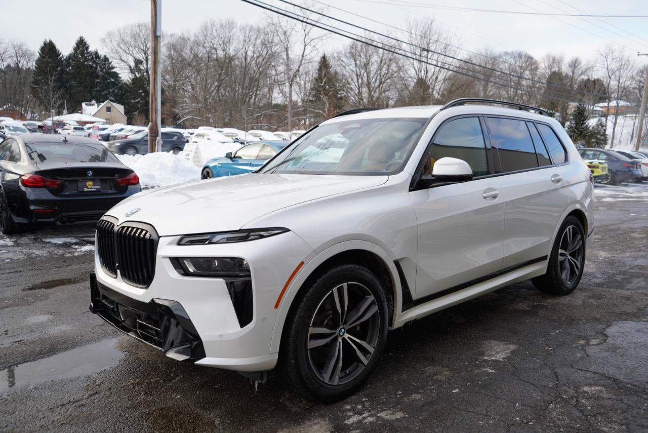 Used 2025 BMW X7 xDrive40i w/ M Sport Package image 12