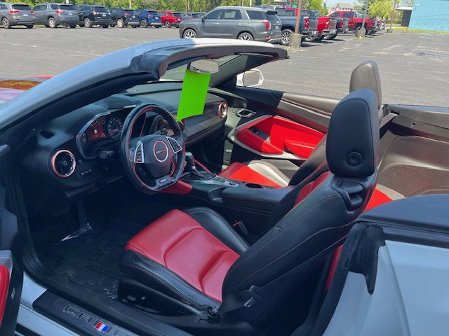 Used 2016 Chevrolet Camaro SS image 9