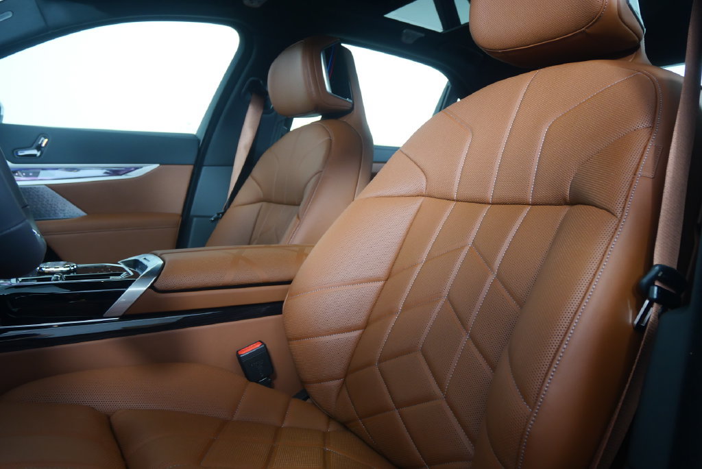New 2026 BMW 740i w/ Executive Package RWD image 10