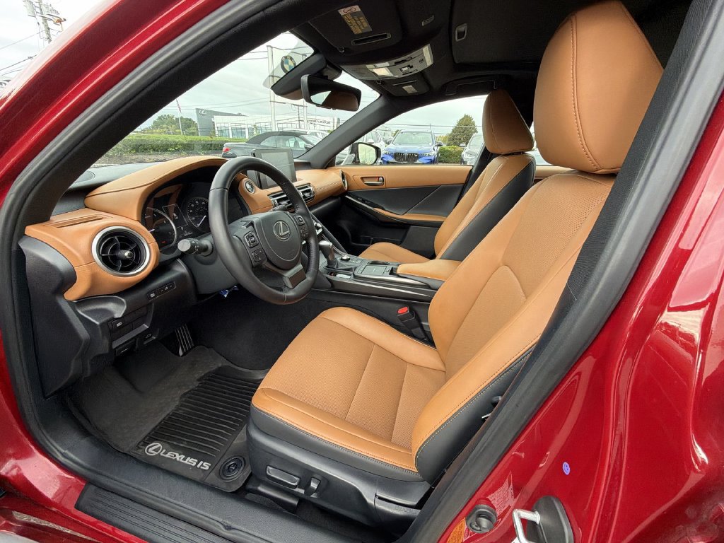 Used 2021 Lexus IS 300 AWD w/ Comfort Package image 10
