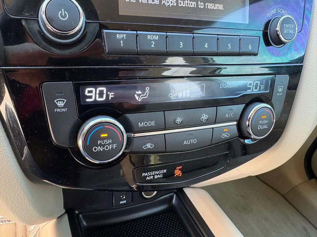 Used 2015 Nissan Rogue SV image 23