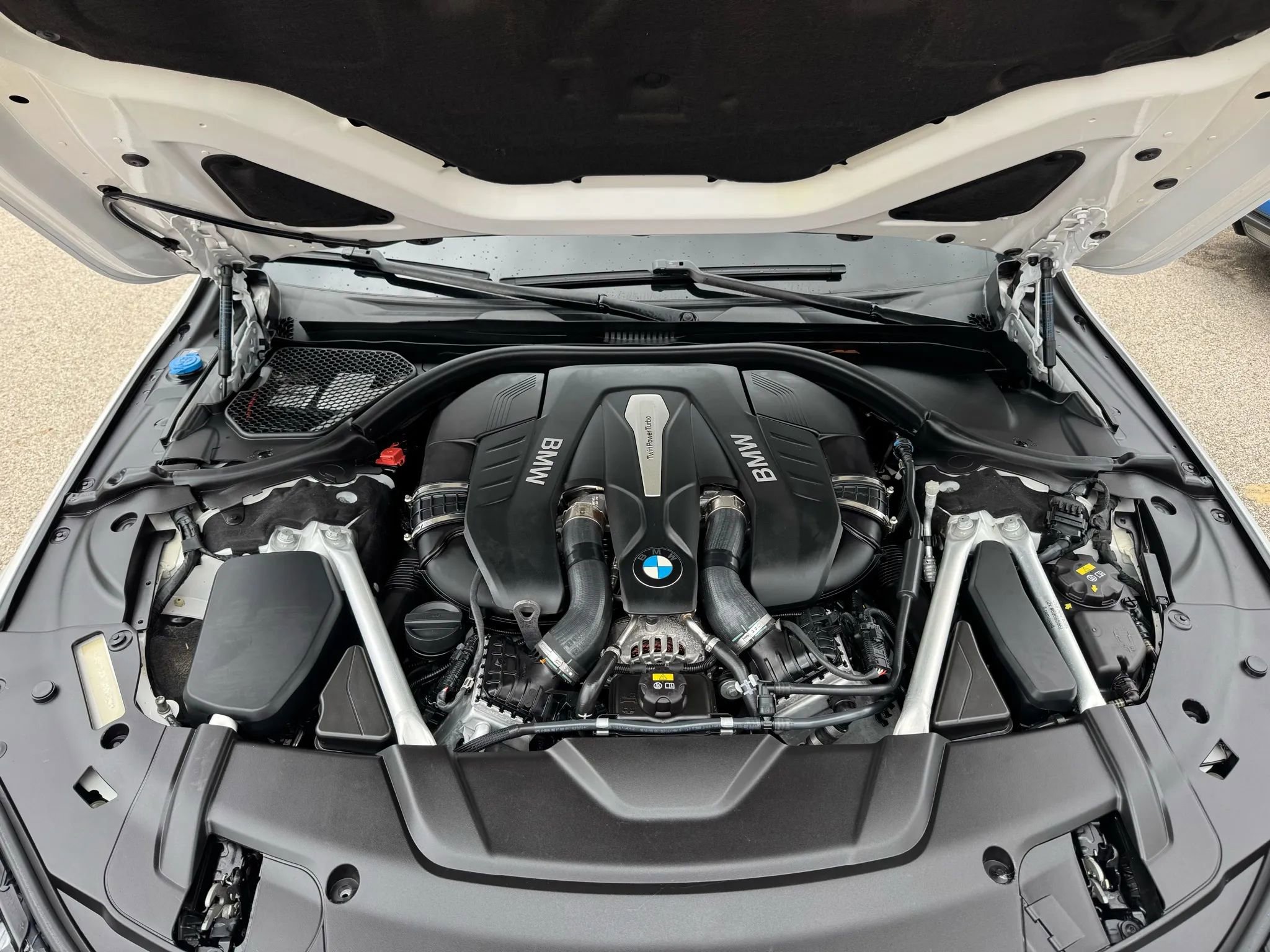 Used 2019 BMW 750i w/ Executive Package image 41