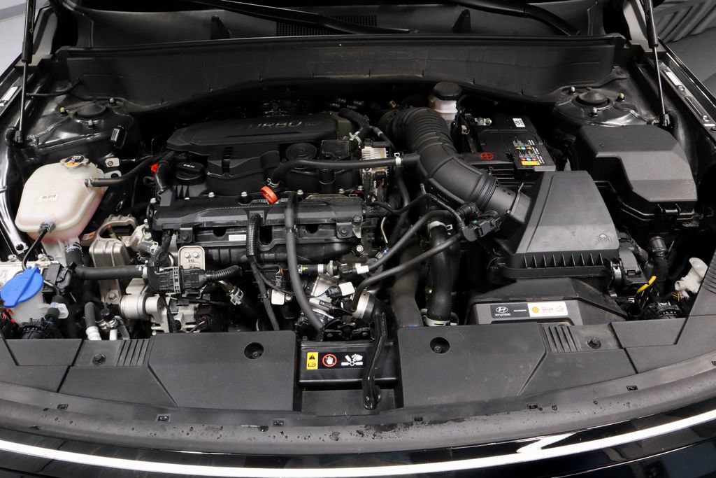 Used 2024 Hyundai Kona Limited AWD/4WD image 17