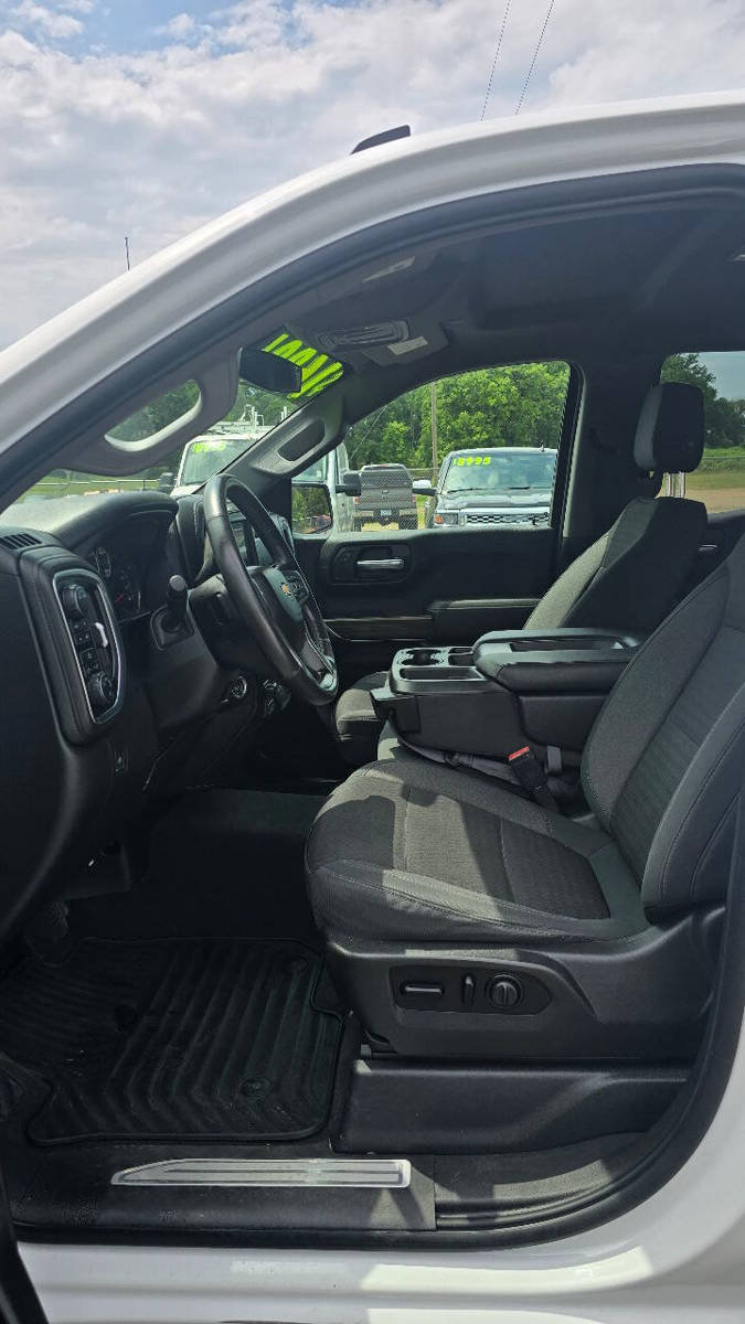 Used 2021 Chevrolet Silverado 1500 LT AWD/4WD image 7