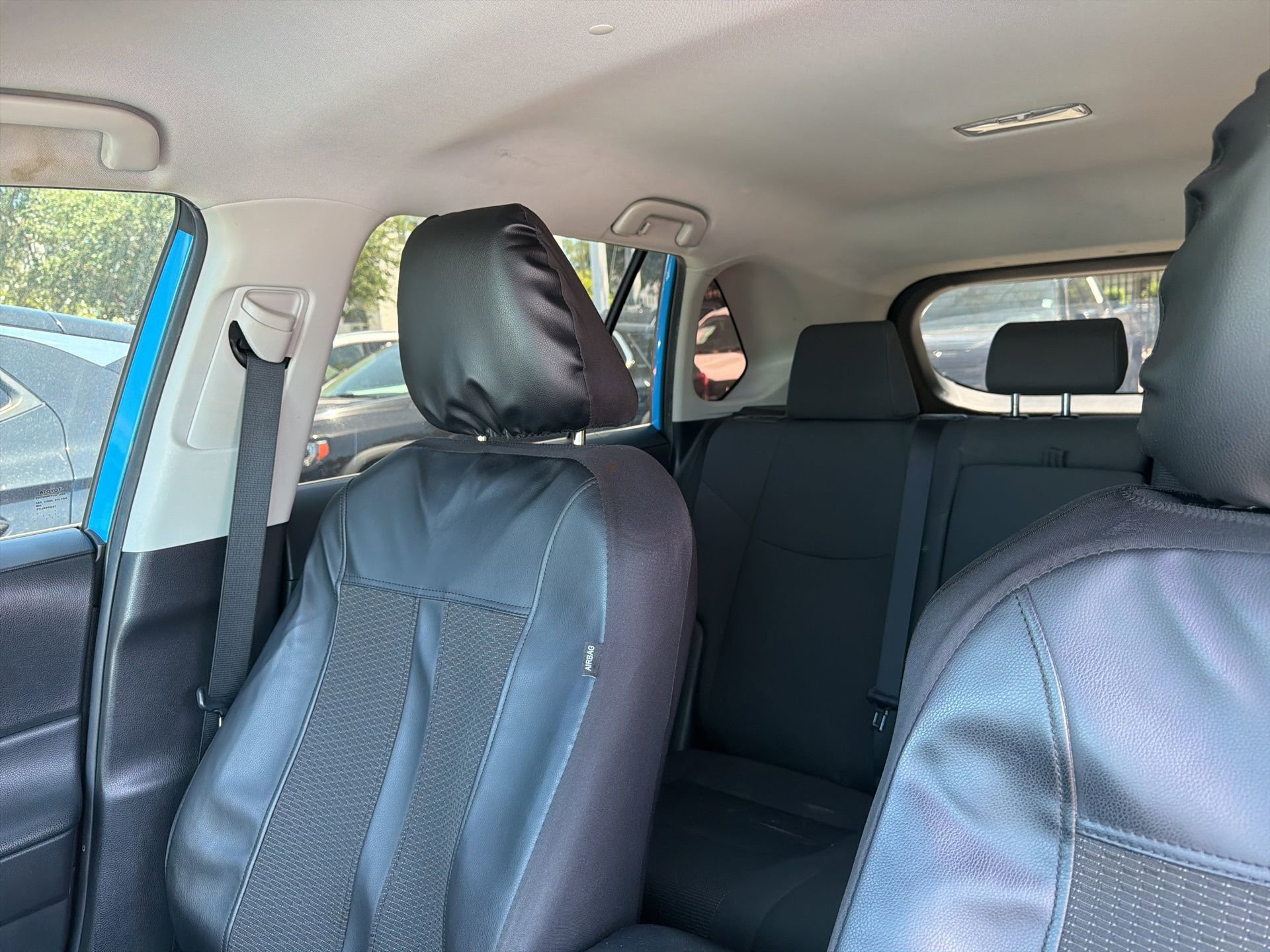 Used 2019 Toyota RAV4 LE FWD image 17