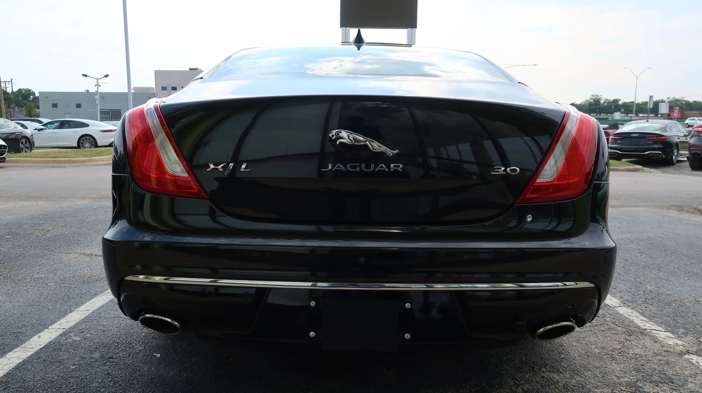 Used 2019 Jaguar XJ L Portfolio image 9
