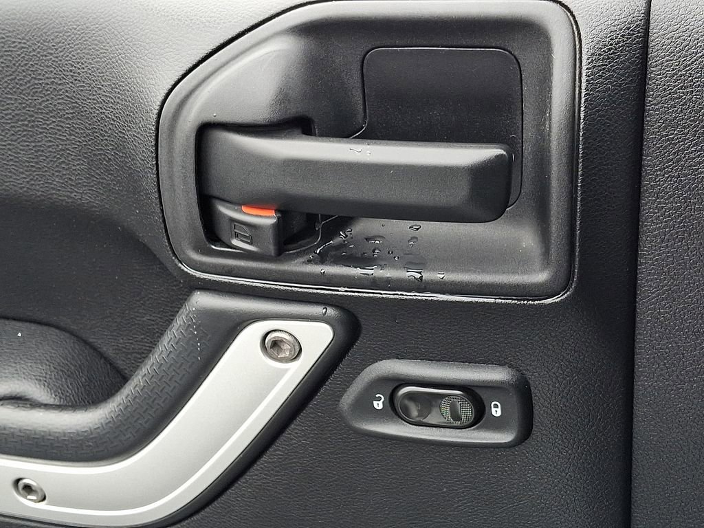 Used 2013 Jeep Wrangler Sahara w/ Dual Top Group image 24