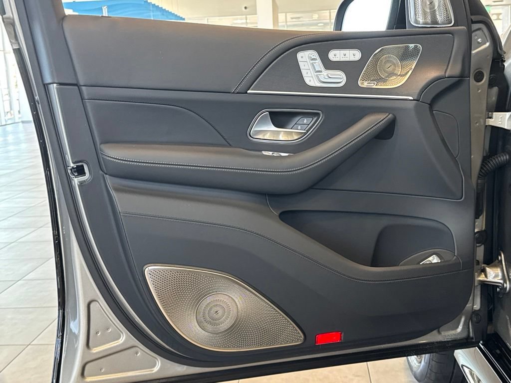 New 2026 Mercedes-Benz Maybach GLS 600 4MATIC image 19