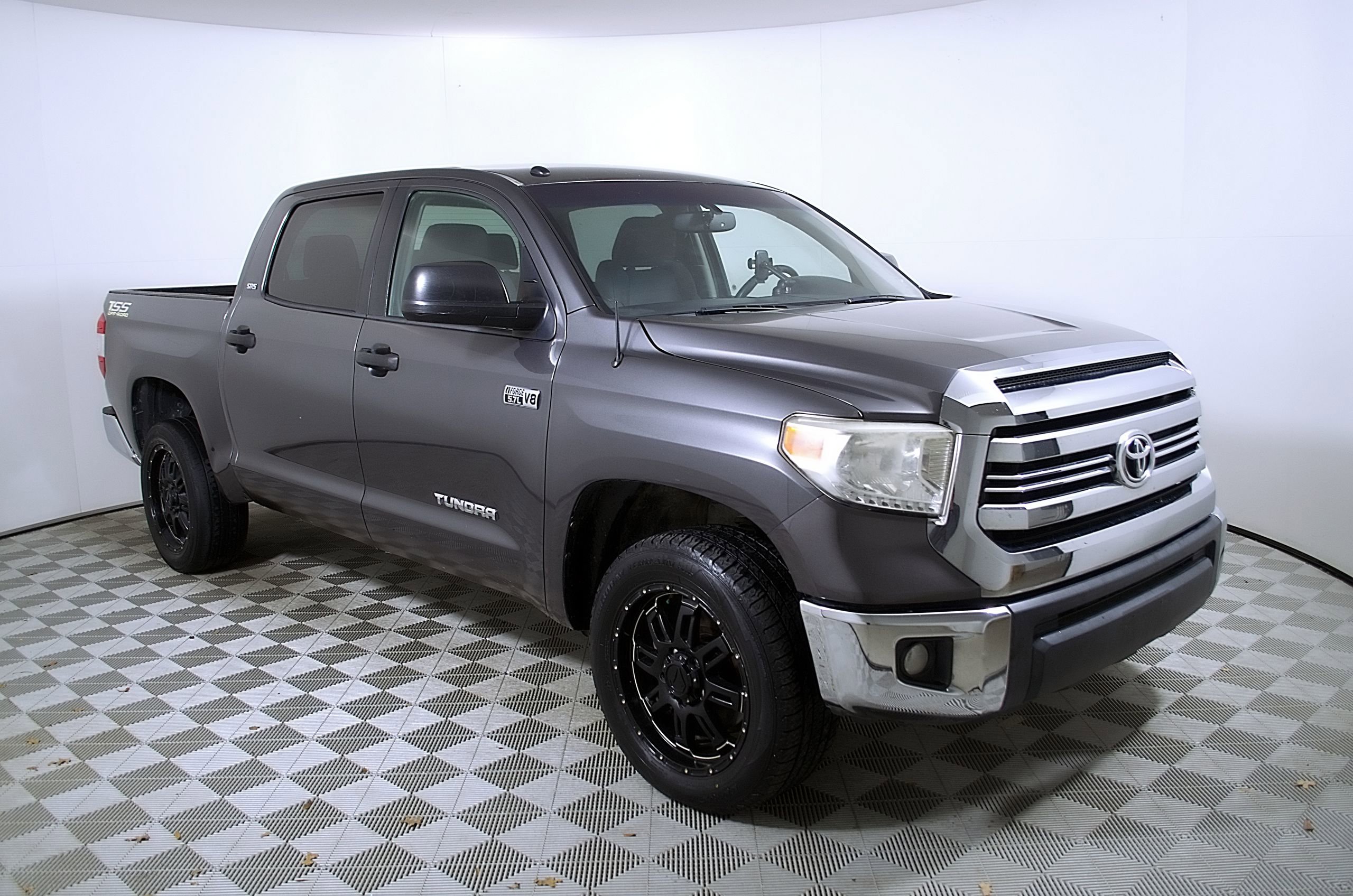 Used 2016 Toyota Tundra SR5 w/ SR5 Upgrade Package RWD image 6