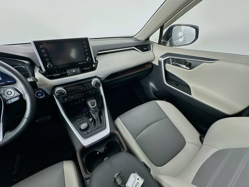 Used 2019 Toyota RAV4 Limited w/ Cold Weather Package AWD/4WD image 11