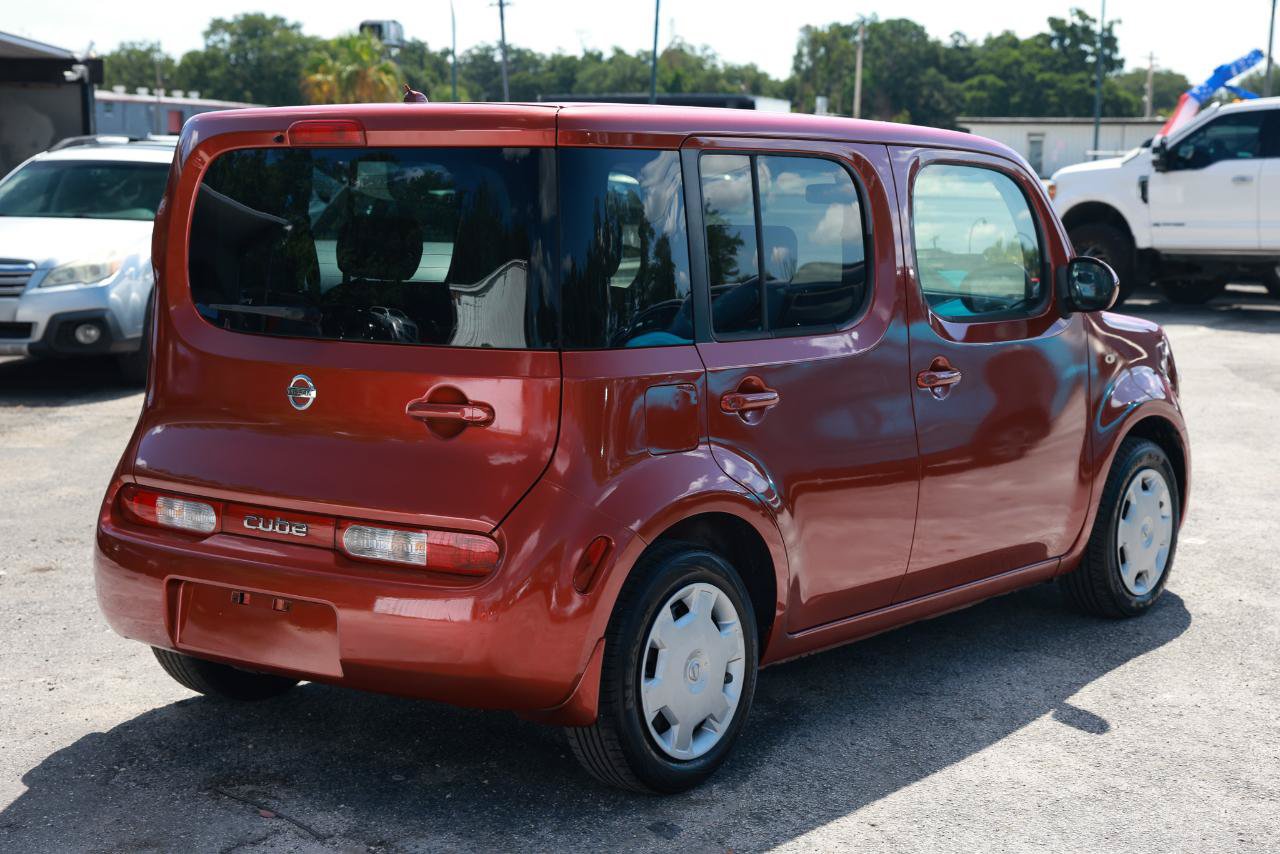 Used 2011 Nissan Cube 1.8 S w/ Interior Designer Pkg FWD image 11