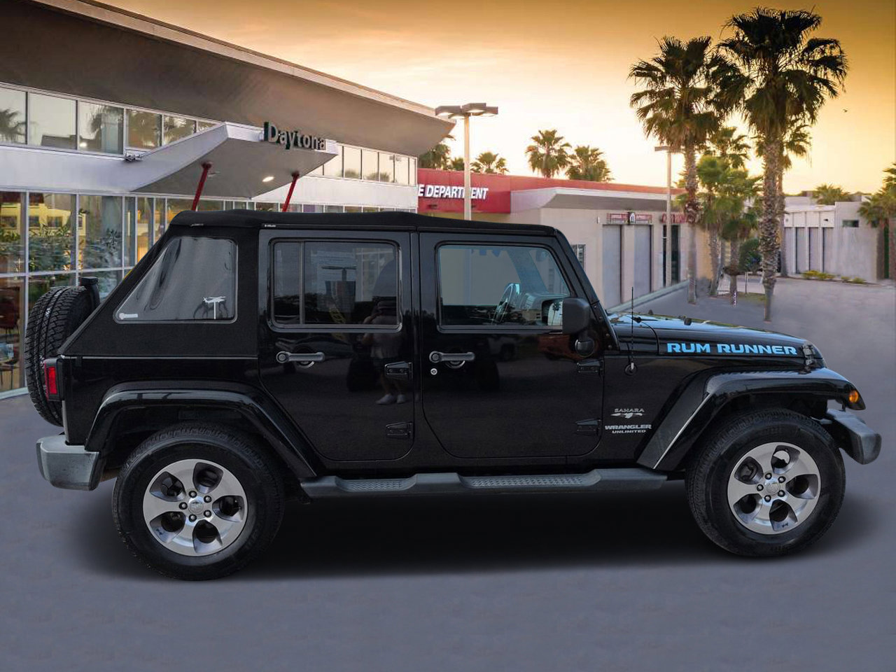 Used 2016 Jeep Wrangler Unlimited Sahara AWD/4WD image 2