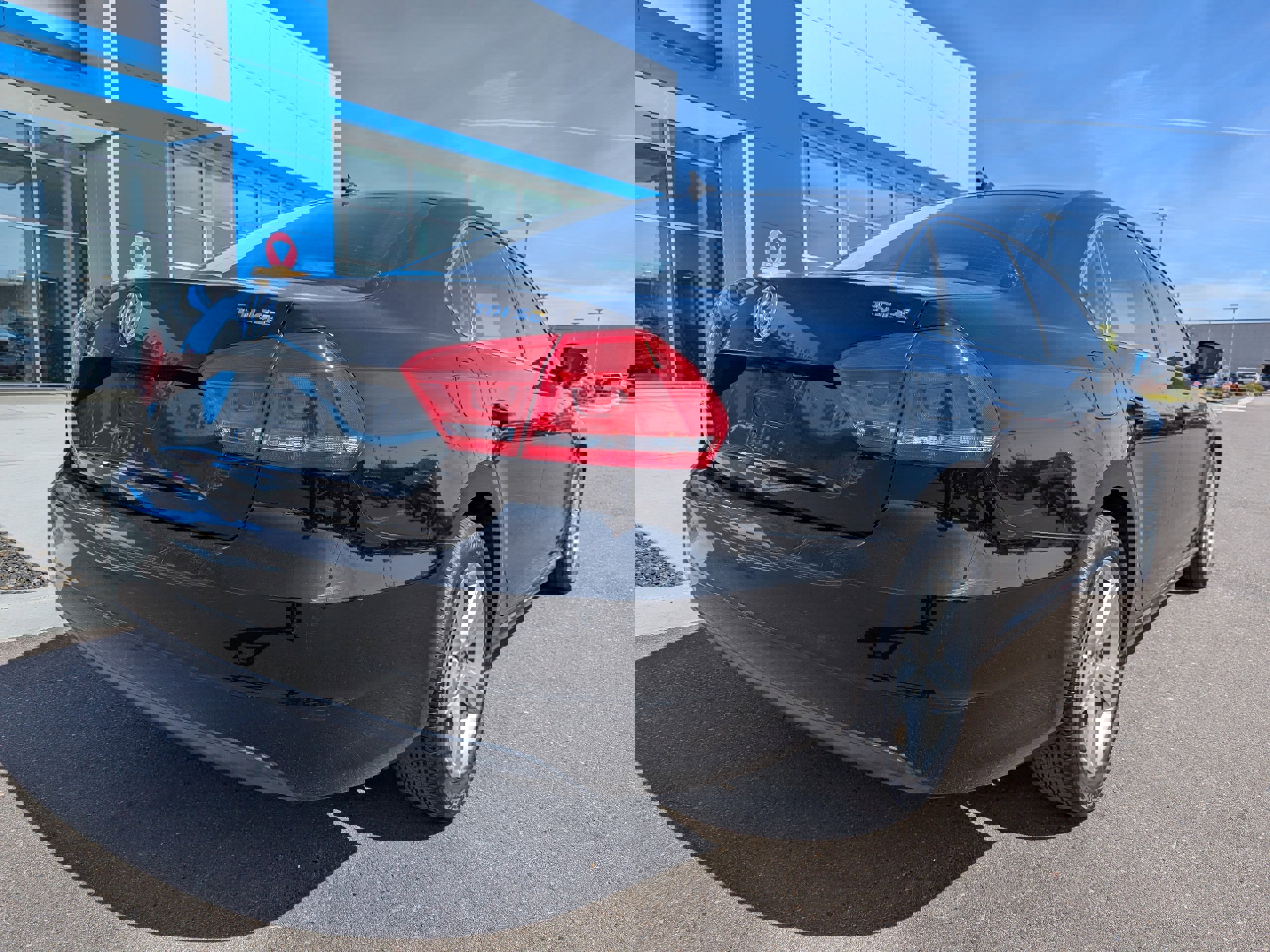 Used 2013 Volkswagen Passat TDI SE image 32