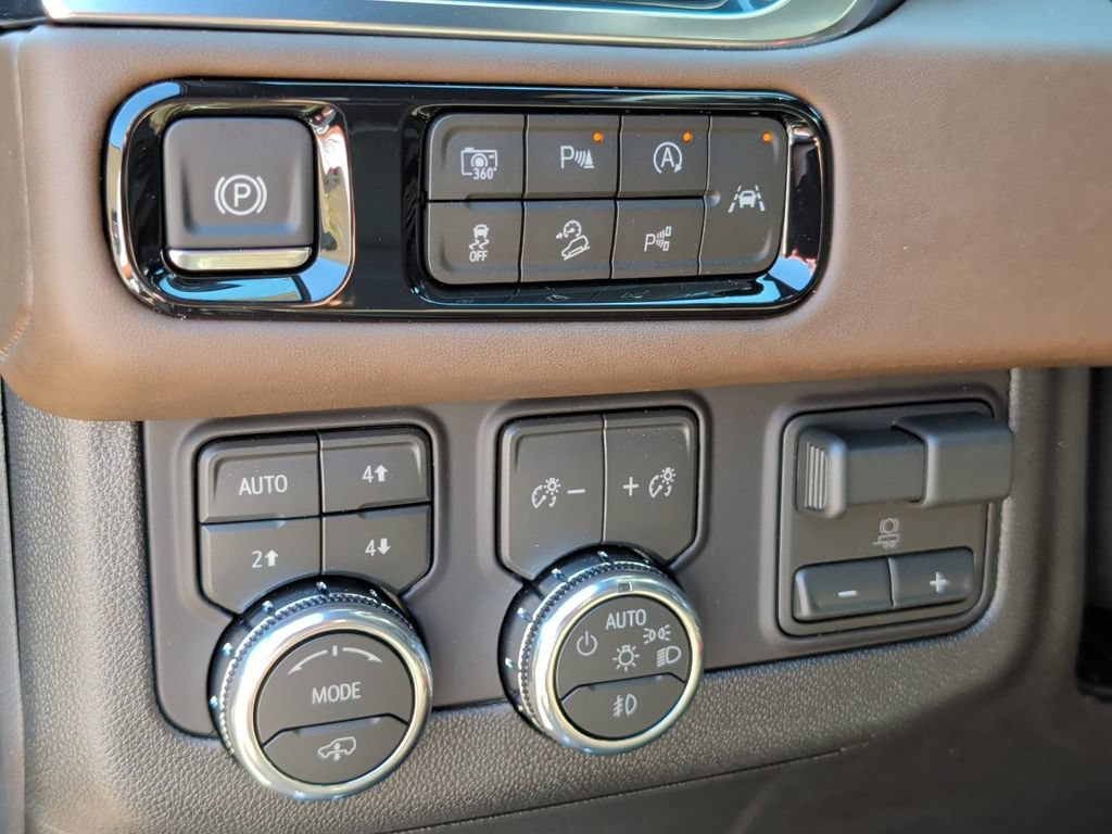 New 2026 GMC Yukon XL Denali Ultimate AWD/4WD image 19