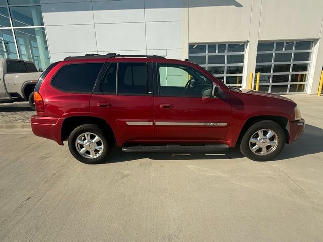 Used 2005 GMC Envoy SLT w/ Luxury Package RWD image 2