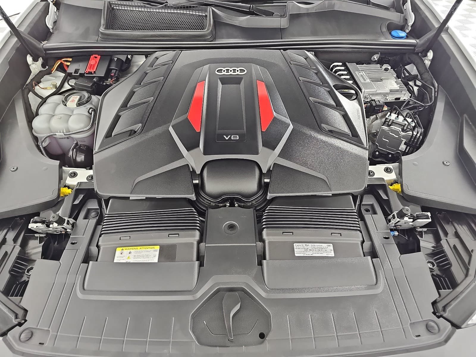 Used 2023 Audi SQ8 Prestige AWD/4WD image 32
