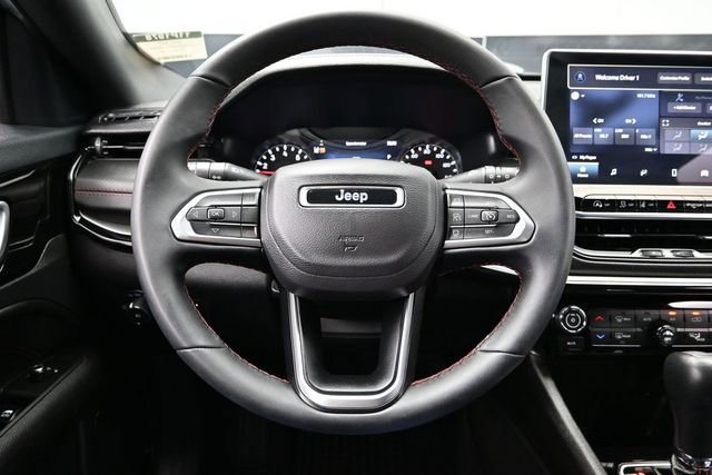 Used 2025 Jeep Compass Trailhawk AWD/4WD image 27